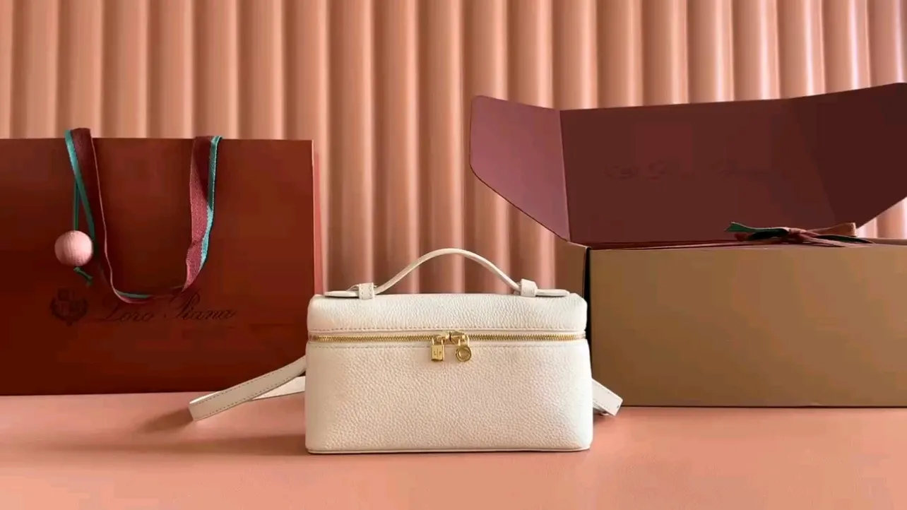 💋💋💋【Original leather configuration counter complete package】 𝐋𝐨𝐫𝐨 𝐏𝐢𝐚𝐧@ Extra pocket L19 series handbag/crossbody bag📦